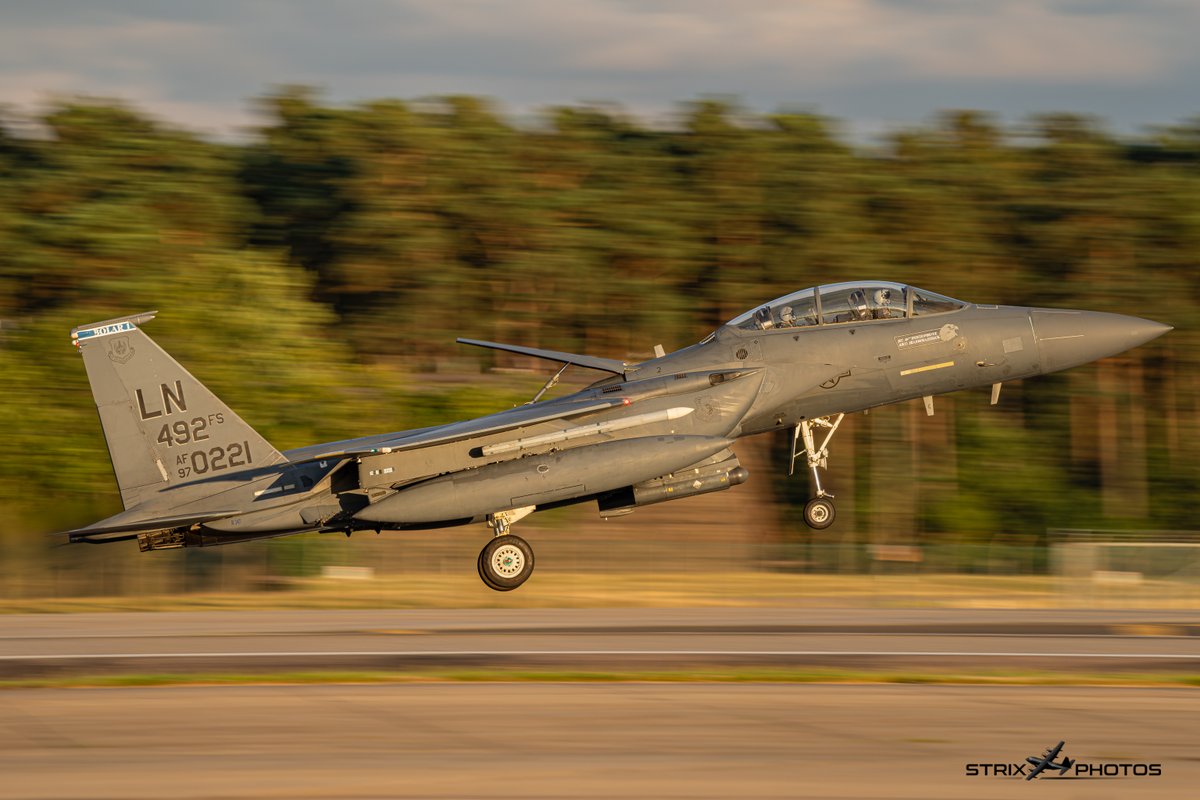 StrixPhotos's tweet image. Happy Strike Eagle Sunday! 🦅
Here are a few shots I’ve captured of our locals based at RAF Lakenheath hard at work 💪