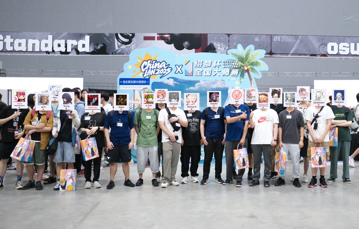 serocious's tweet image. Thank you everyone at ChinaLAN!!!!

also credits to @RAIRlKU for taking our pic with mrekk and thank you both for taking such a long trip over to here