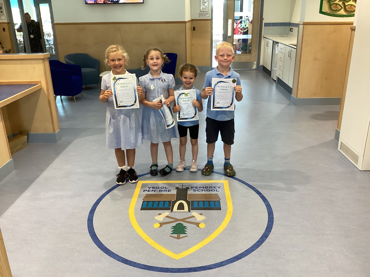 ⭐️🌟 Llongyfarchiadau mawr to our shining stars from Nursery, Reception, Years 1 and 2! Gwaith bendigedig! 🌟⭐️