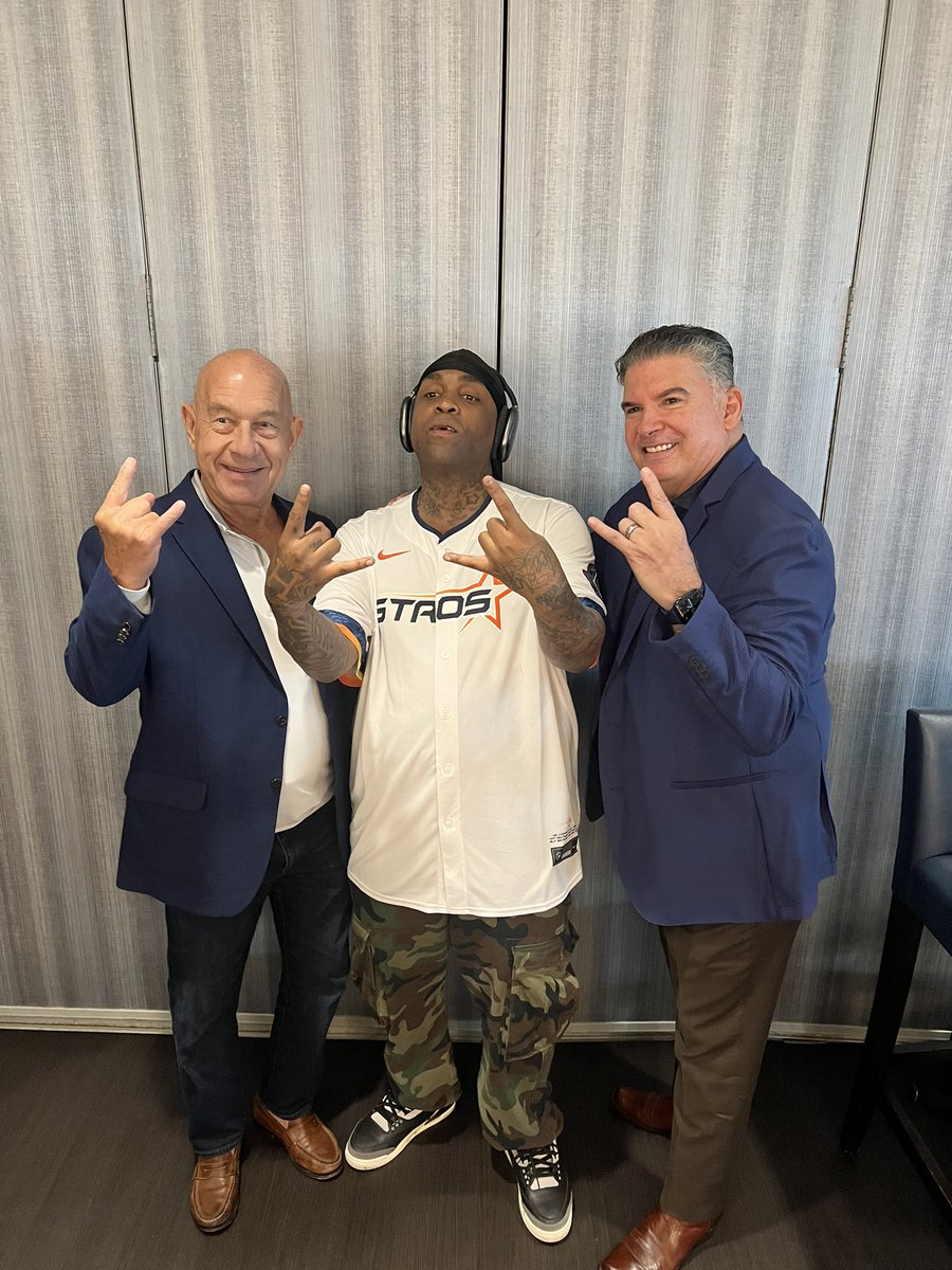 HoustonTX's tweet image. Celebrating #713Day the Houston way, at today’s @astros game with hometown legend Mike Jones, @houmayor Whitmire and @houstonpolice Chief Diaz.
713 Day is all about showing love for Houston’s original area code and everything that makes our city special: the culture, the music,…