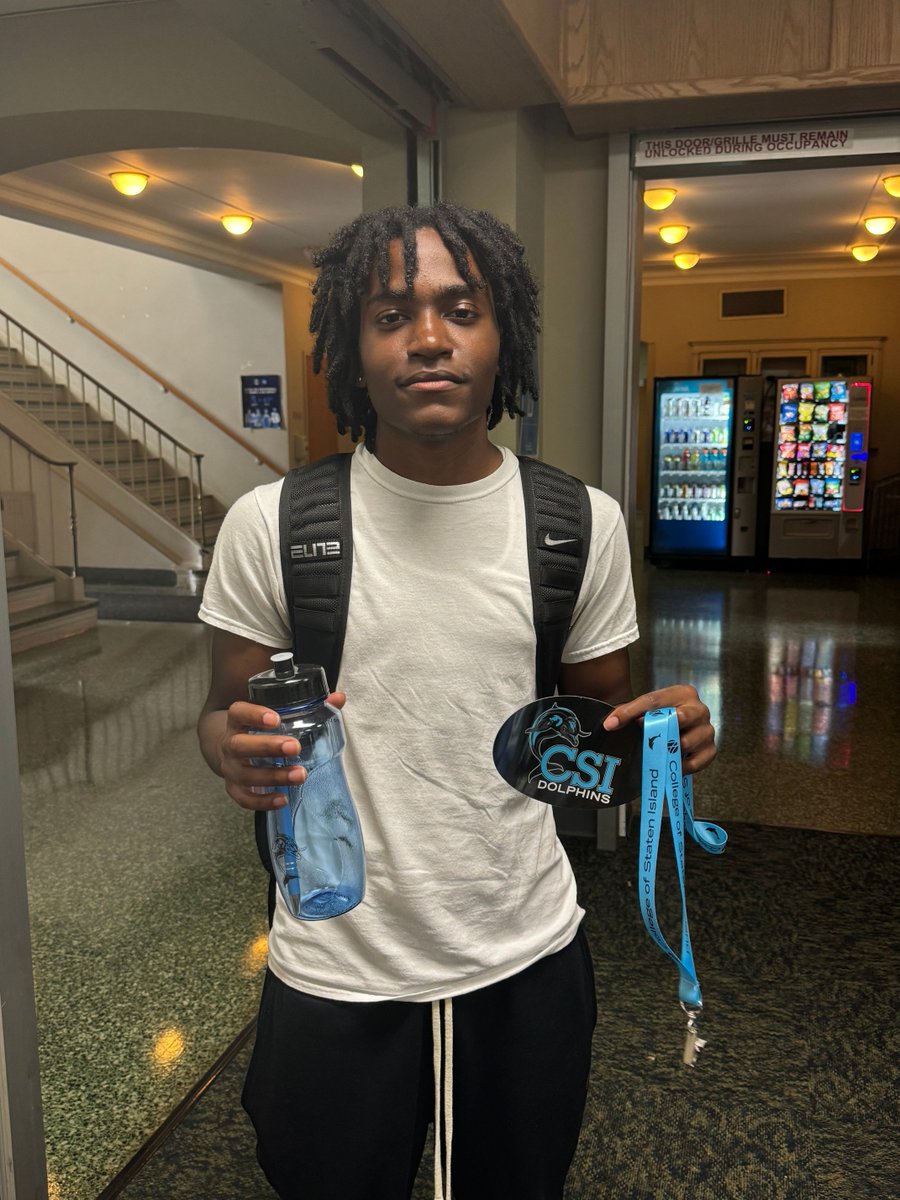 csinews's tweet image. Another winner! Find the Dolphin key chain hidden on campus and you too will walk away with the grand prize!

#WeAreCSI