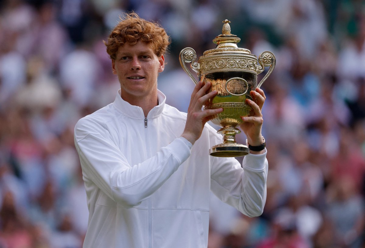 📸 صور تتويج يانيك سينر أول إيطالي 🇮🇹 يحرز لقب بطولة ويمبلدون 🏆