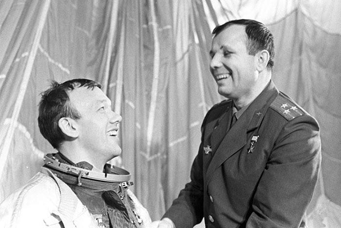 Russia's tweet image. #OTD in 1934, Soviet cosmonaut Alexei #Yeliseyev was born.
Two times Hero of the Soviet Union, he made history as the FIRST flight director of Soviet manned spacecraft & orbital stations โ creating #MissionControl as we know it today.
A true legend of space exploration!