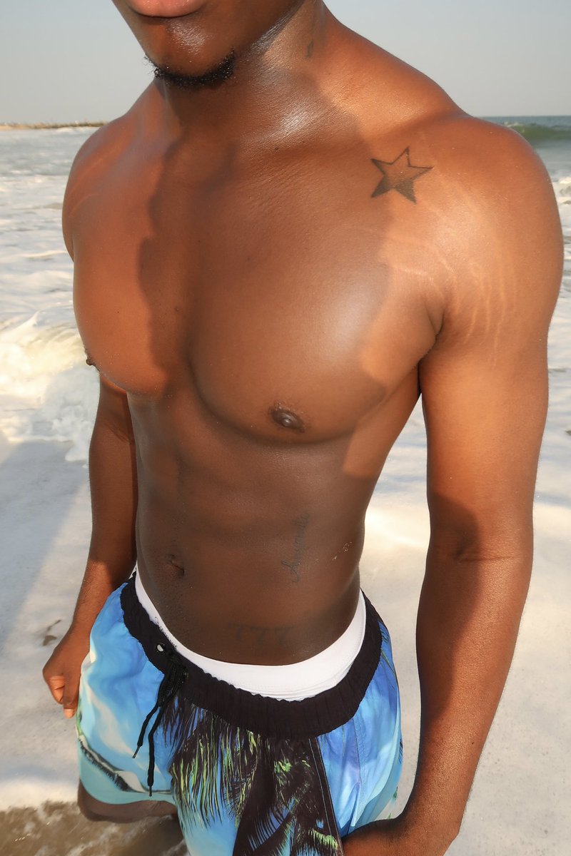 sokey__'s tweet image. Cinnamon boi🏖️
