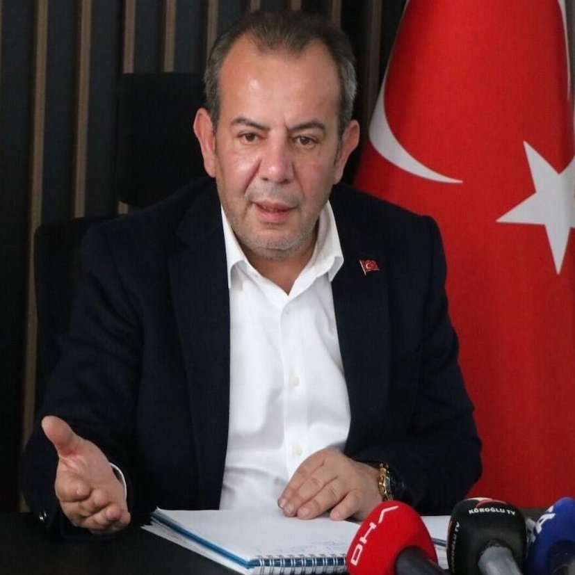 Tanju Özcan: "8 yıl milletvekilliği yaptım.

Görev sürem boyunca tek bir HDP/DEM milletvekilinin kürsüye çıkıp feodal düzeni eleştirdiğini, topraksız köylüden bahsettiğini, güneydoğudaki okul ve hastane eksikliğini dile getirdiğini duymadım!"