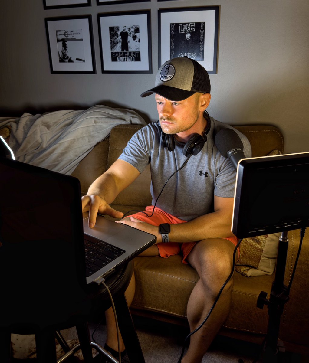 EricDillmanDzn's tweet image. Switched it up today—guest instead of host. Always cool to flip the script. One of the best parts of podcasting has been the connections it’s brought, not just through Pro Series, but beyond. #PodcastLife #Networking #pittsburgh #PodcastGuest #ContentCreators