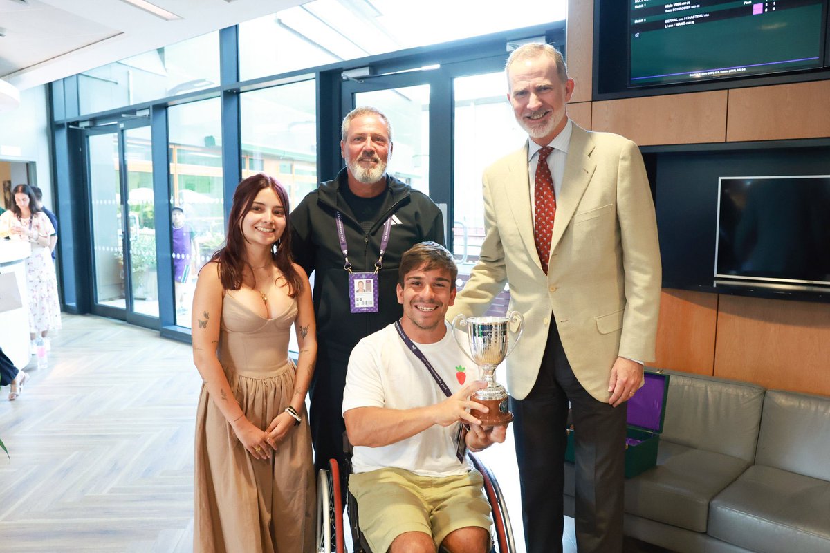 Embassy of Spain UK (@embspainuk) on Twitter photo Although <a href="/carlosalcaraz/">Carlos Alcaraz</a> could not win at #Wimbledon this year, we have Martín de la Puente, who won the wheelchair doubles with Dutch player Ruben Spaargaren.
¡Muchas felicidades to both Carlos and Martín! Although <a href="/carlosalcaraz/">Carlos Alcaraz</a> could not win at #Wimbledon this year, we have Martín de la Puente, who won the wheelchair doubles with Dutch player Ruben Spaargaren.
¡Muchas felicidades to both Carlos and Martín!