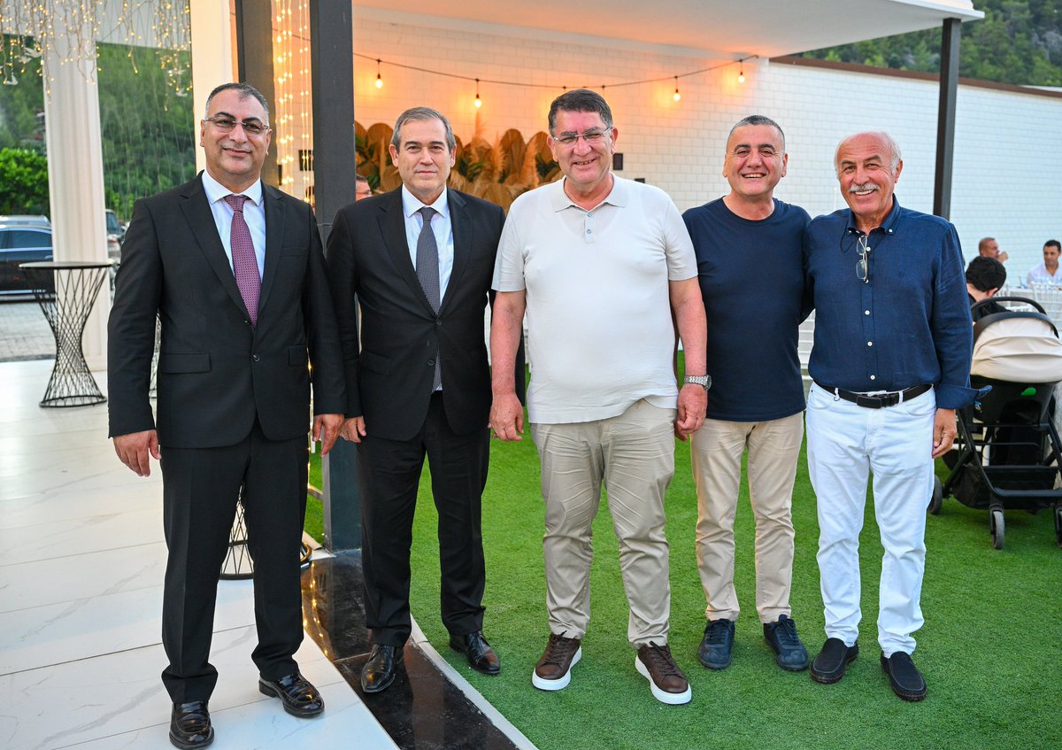 Yönetim Kurulu Başkanımız Yusuf Hacısüleyman, 30. Grup (İnşaat Faaliyetleri) Meclis Üyemiz Hasan Tunç’un oğlu Fırat ve Gökçe çiftinin düğün törenine katıldı. 

Vali Yardımcısı Dr. Suat Seyitoğlu, Meclis Başkanımız Ahmet Öztürk, AESOB Başkanı Adlıhan Dere, Yönetim Kurulu Başkan