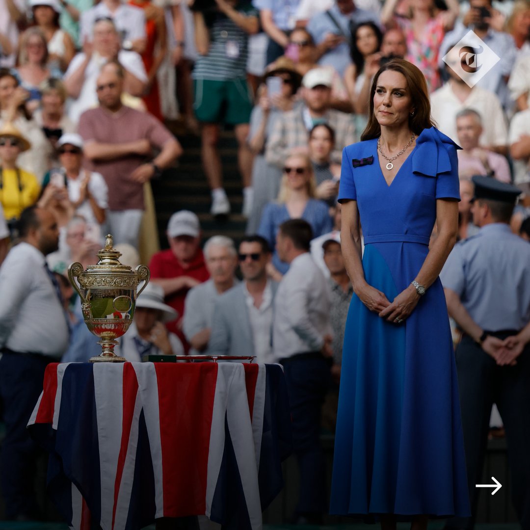 TelegraphRoyals's tweet image. Kate Middleton handed Jannik Sinner the #Wimbledon trophy — and presented Carlos Alcaraz with the runner-up salver after their gripping four-set final⤵️
telegraph.co.uk/tennis/2025/07…