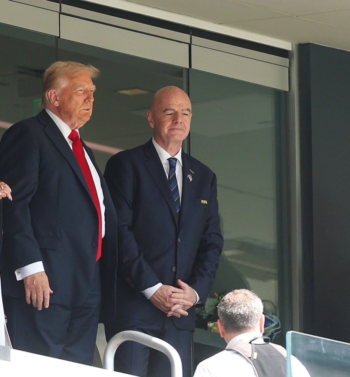 وصول دونالد ترامب الى ملعب ميتلايف 🏟️ 

#كأس_العالم_للأندية_2025