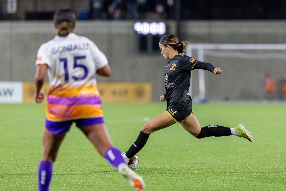 wsusoccer's tweet image. 🎓Alumni Spotlight - Haley Thomas (‘17-‘21)
The 2020 Big Sky Co-Defensive Player of the Year is entering her 2nd season with Spokane Zephyrs FC of the USL. Thomas has also played overseas in Iceland and Germany. She has appeared in 76 professional matches and has scored 3 goals