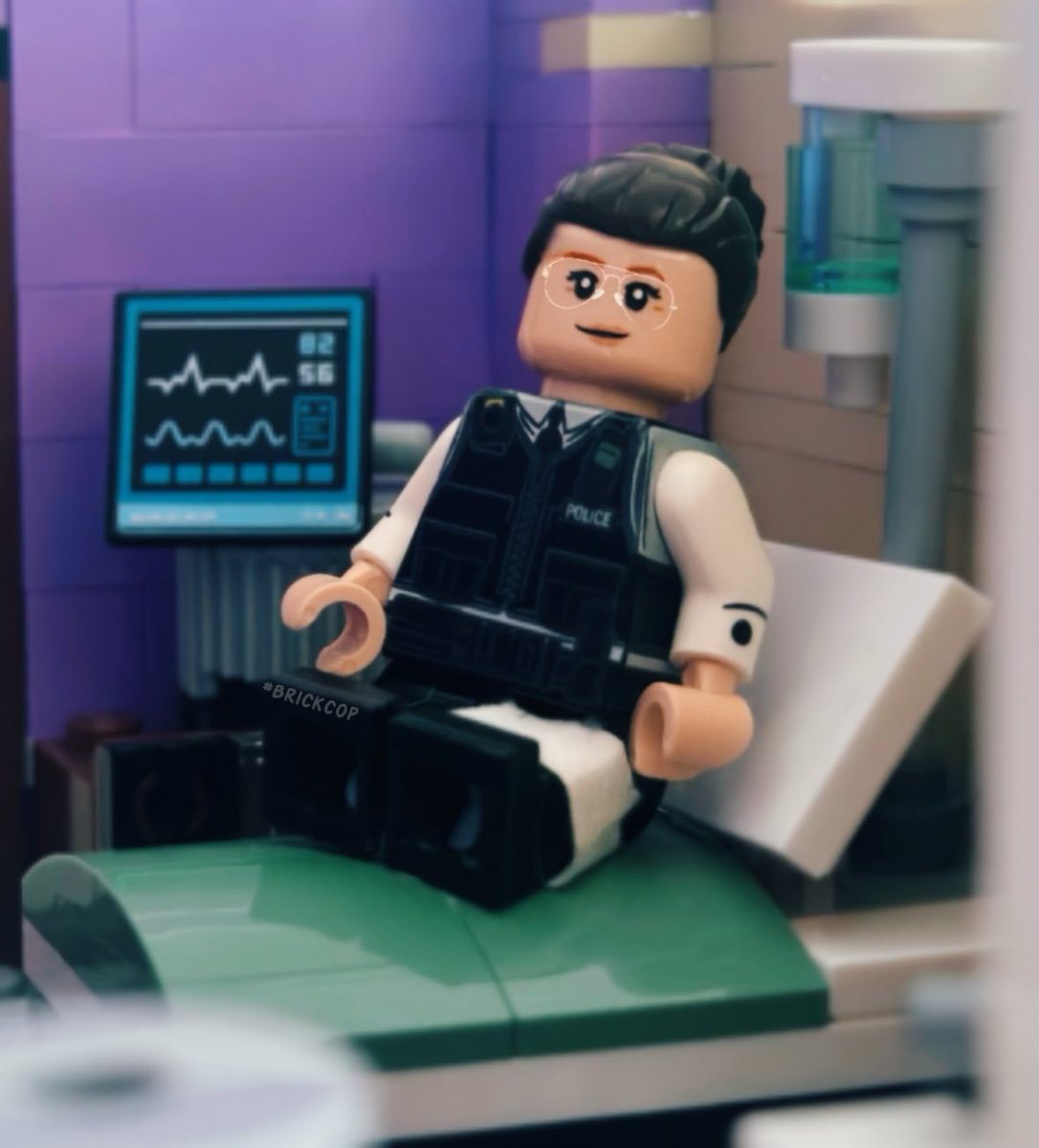 Brick_Cop's tweet image. “Hi BC, I was wondering if you could make one of the girls on our team in #Lego?
She had her knee dislocated / possible fracture at work when she was assaulted and has a long road of recoup ahead of her.☺️”
Of course, sorry for the delay & I hope she’s doing ok!
#ThinBlueLine 🚨