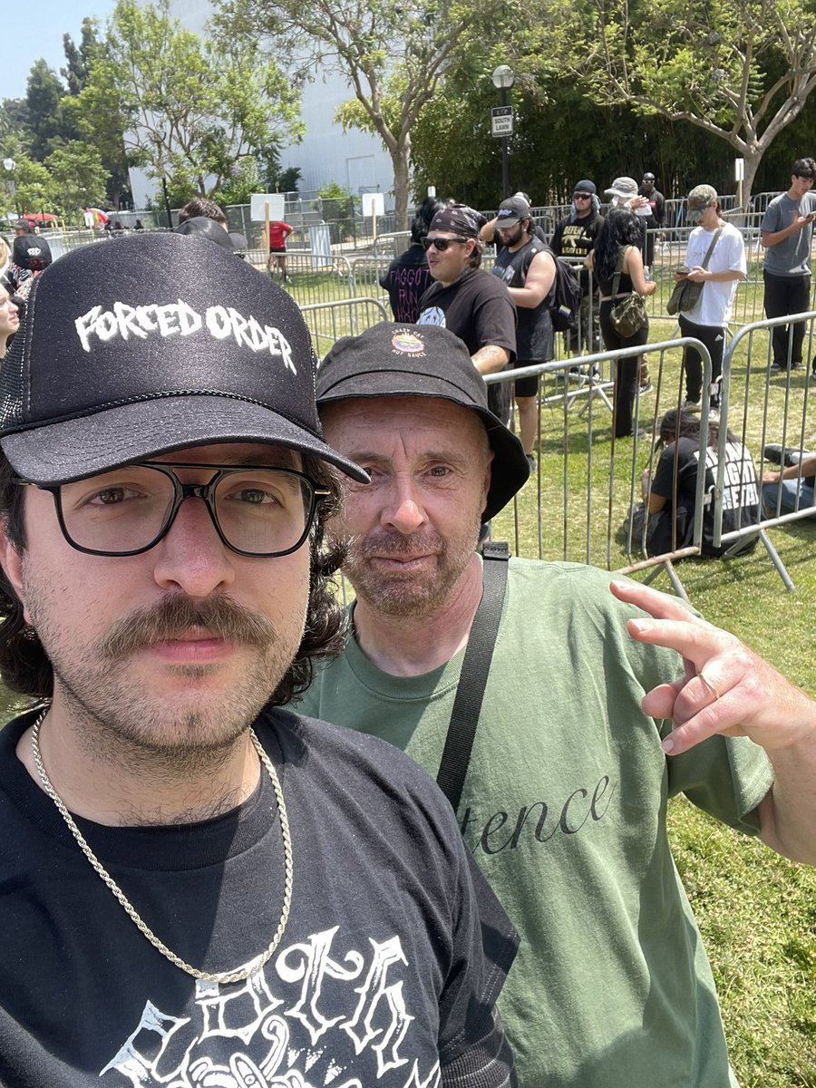krashoutpatesh's tweet image. Met Lenny from sektor in the sound and fury line. He had a dope sentence shirt
