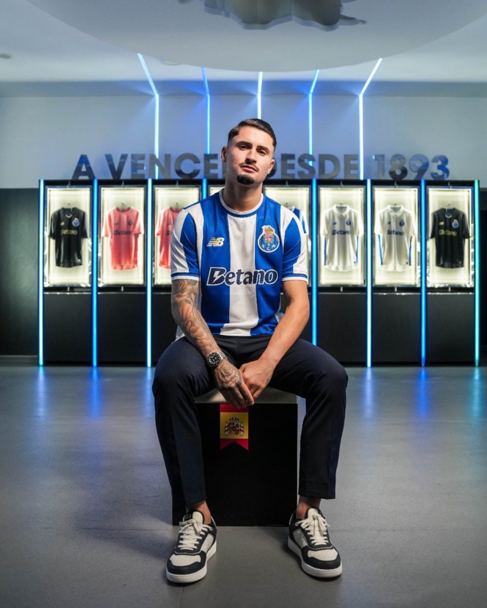 Com Sainz 🇪🇸 no nome, a velocidade promete 🏎️

Borja Sainz é o novo reforço para o ataque portista! 🔵 Vai acelerar 💨 o FC Porto rumo às vitórias?

📸 <a href="/FCPorto/">FC Porto</a> #LigaPortugal #LigaPortugalBetclic #FCP