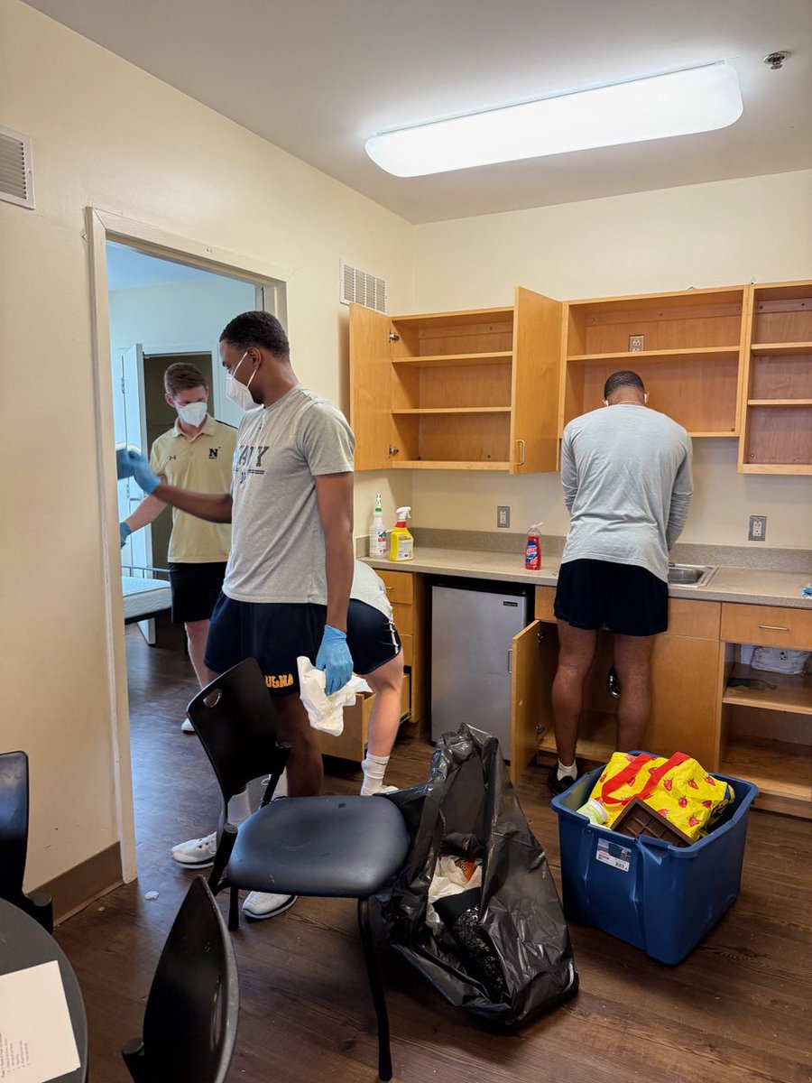 NavyBasketball's tweet image. Special opportunity to serve our Community! @NavyBasketball
The Light House - A Homeless Prevention Support Center
For more info on how anyone can help this organization
🔗 - annapolislighthouse.org/donate/
