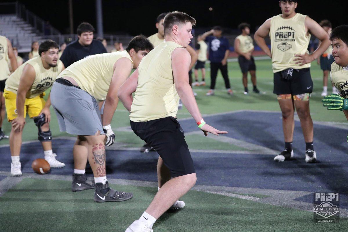 Beckham_DK's tweet image. Great shots from @Prep1USA photographers at @coachbirdd Academy! Always grinding at Under The Lights— learning and leveling up alongside @TyroneMcDuffie3, @GabrielTerra77 , and @kamo_js.
May be 13, but always punching above my weight. 👊
Class of 2030 | OT | 6’4” 220 | 🛠️🏈…