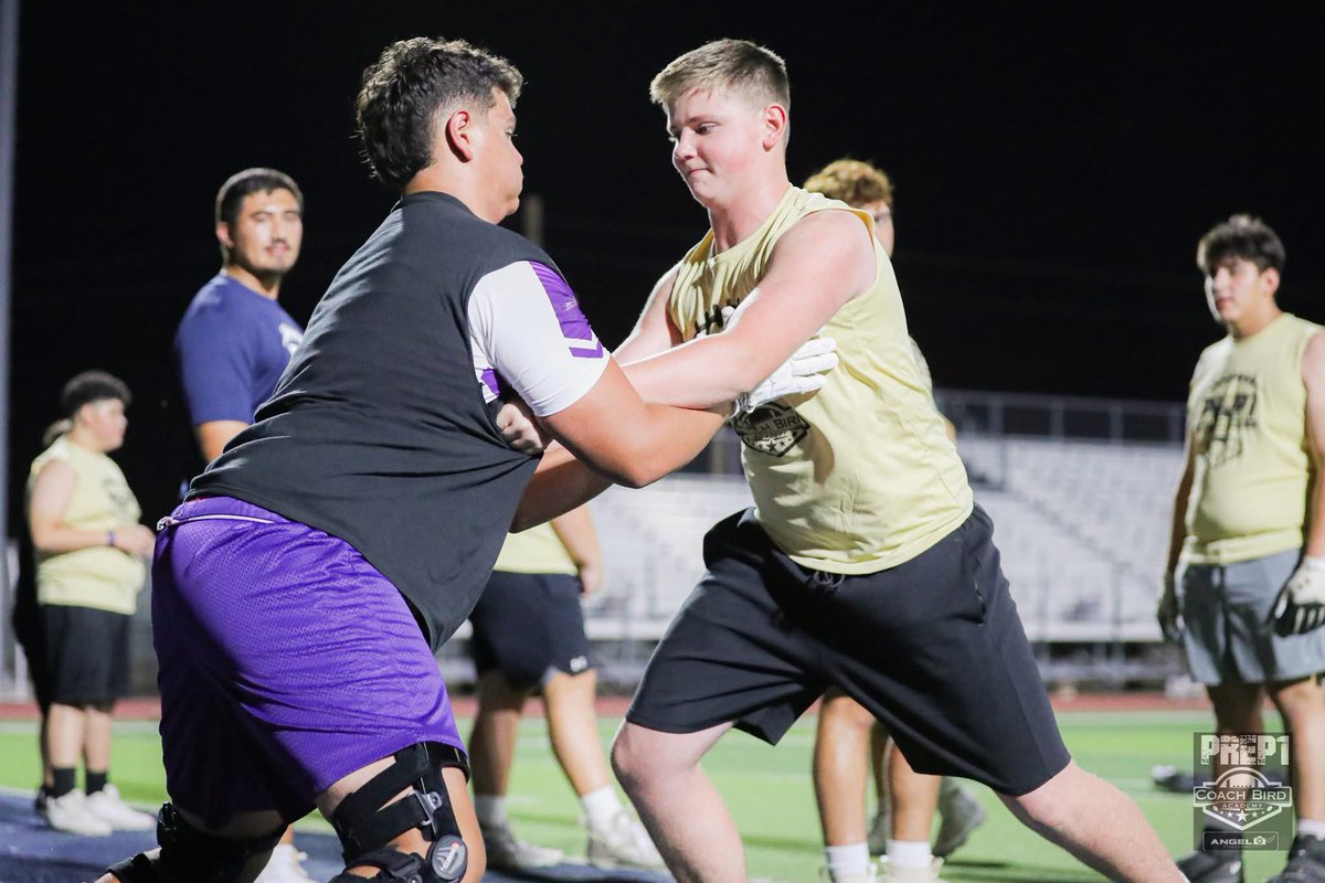 Beckham_DK's tweet image. Great shots from @Prep1USA photographers at @coachbirdd Academy! Always grinding at Under The Lights— learning and leveling up alongside @TyroneMcDuffie3, @GabrielTerra77 , and @kamo_js.
May be 13, but always punching above my weight. 👊
Class of 2030 | OT | 6’4” 220 | 🛠️🏈…