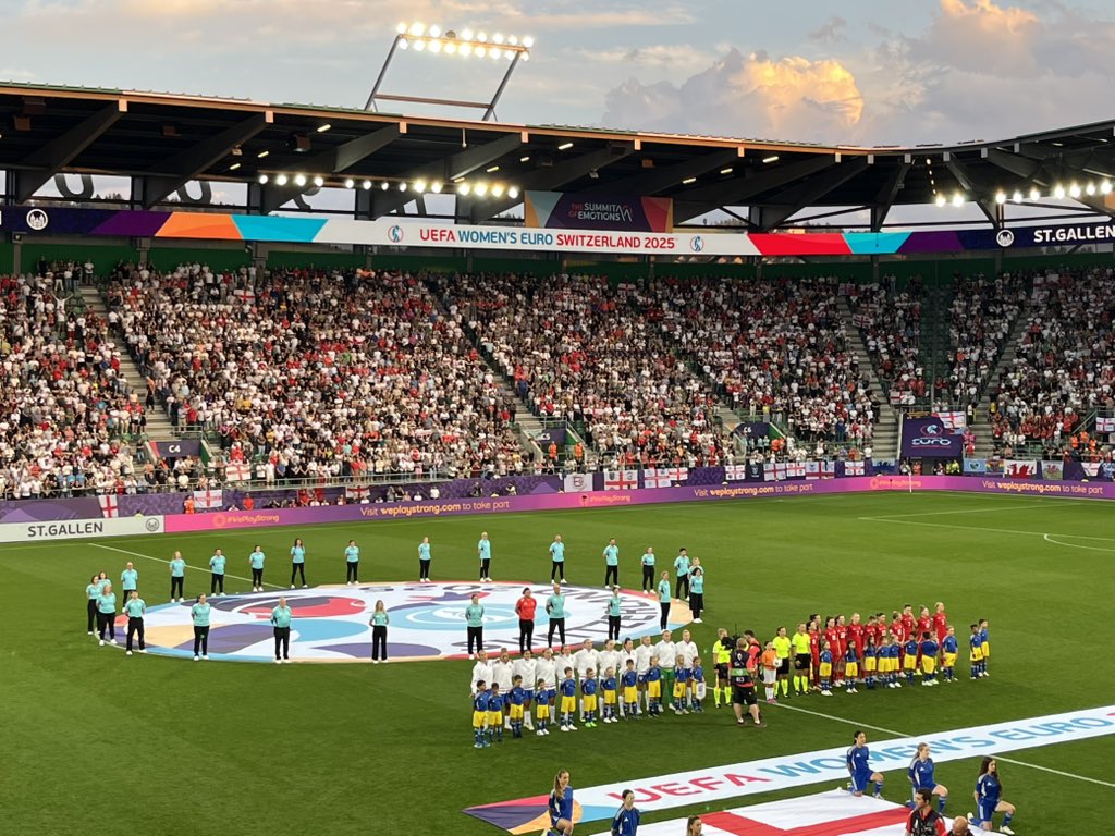 🏴󠁧󠁢󠁷󠁬󠁳󠁿 The anthems have made it abundantly clear that, whatever happens here - today or otherwise - the Welsh dream (to paraphrase one of their own) will never go gently into the good night. 

They’ll keep the fire burning, raving &amp; raging as long as there’s an ember. 

#Euro2025