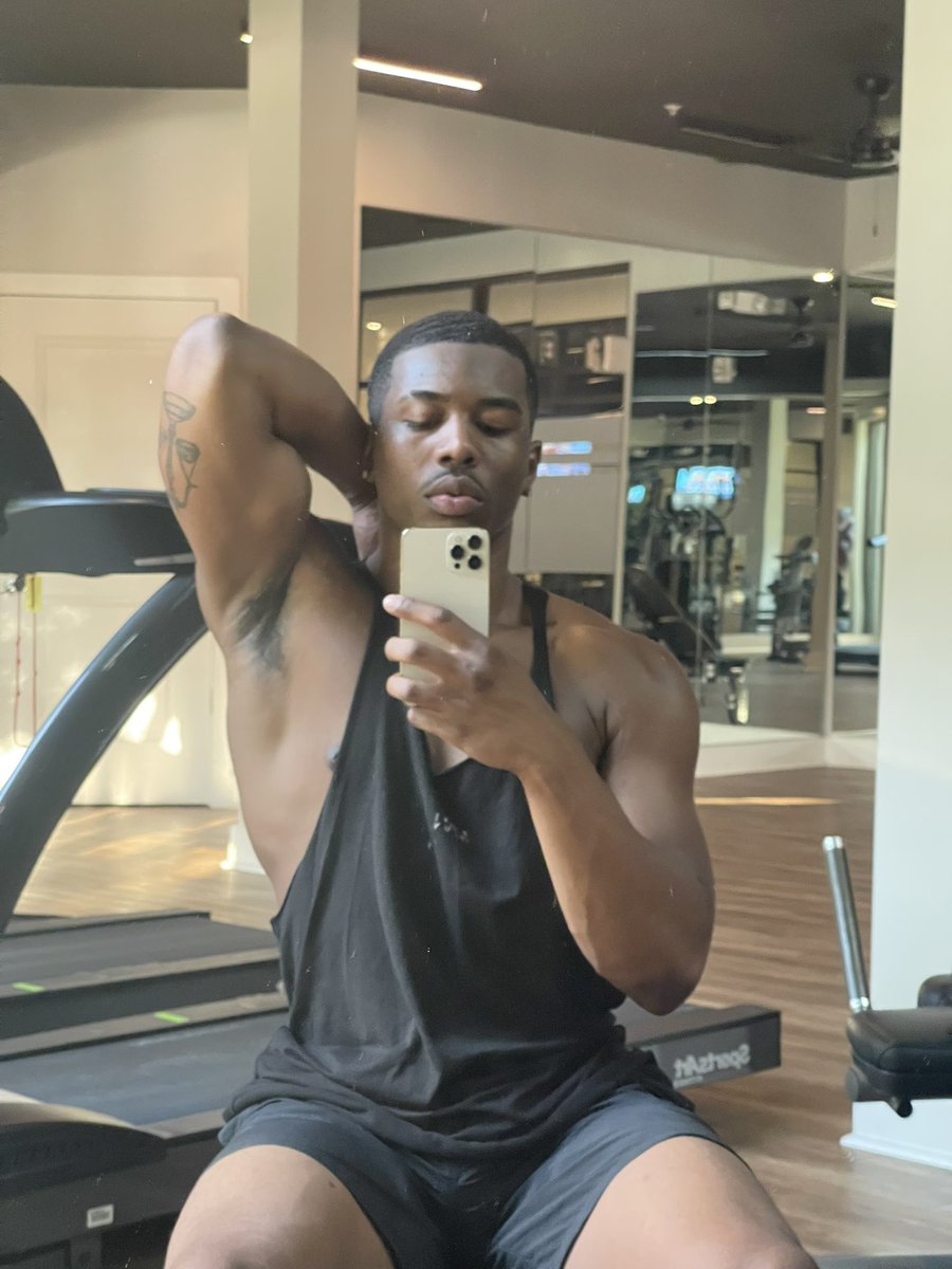 _mauricehickman's tweet image. Get your weight up