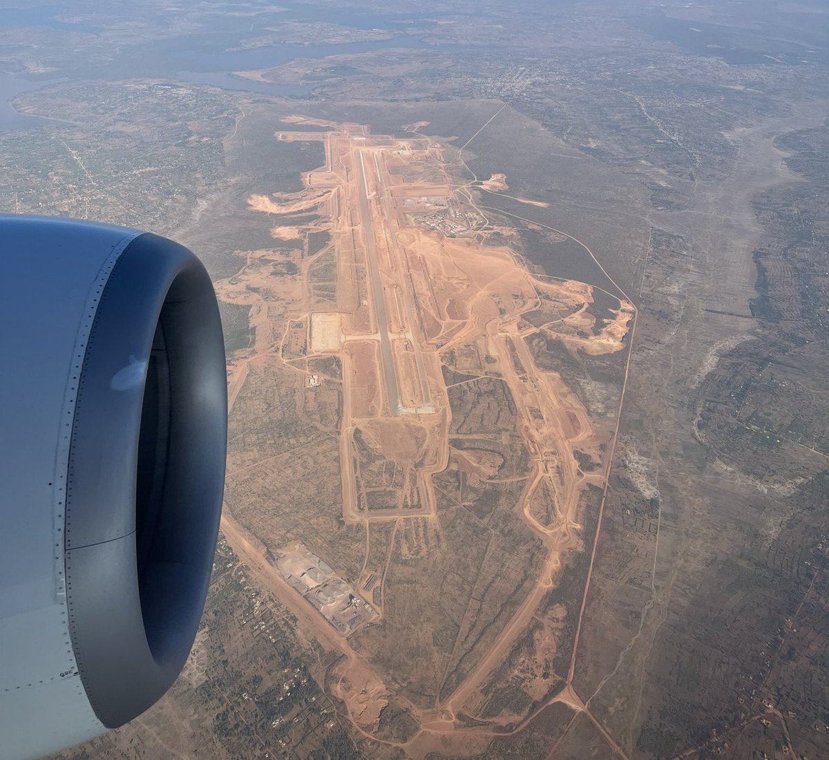 ITheophile_'s tweet image. Ofcourse like an engineer there are some steps to celebrate;
I saw that BPR Bank, Bank of Kigali, and BRD will raise over $322M in bonds and guarantees to support construction of Bugesera International Airport a $2B+ project co-developed with Qatar.
As an engineer, I don’t…