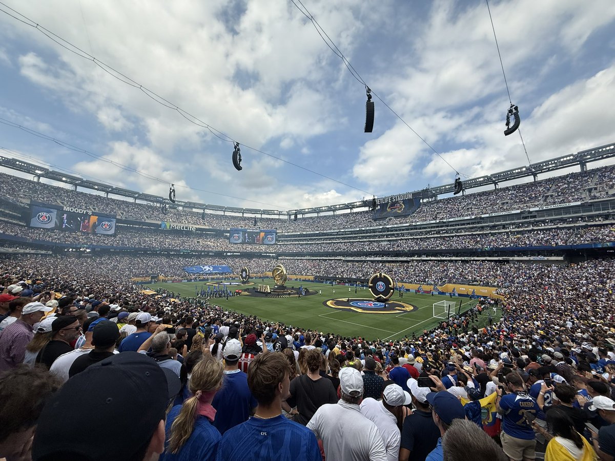 هنا ملعب ميتلايف 🤩🔥

#باريس_سان_جيرمان_تشيلسي