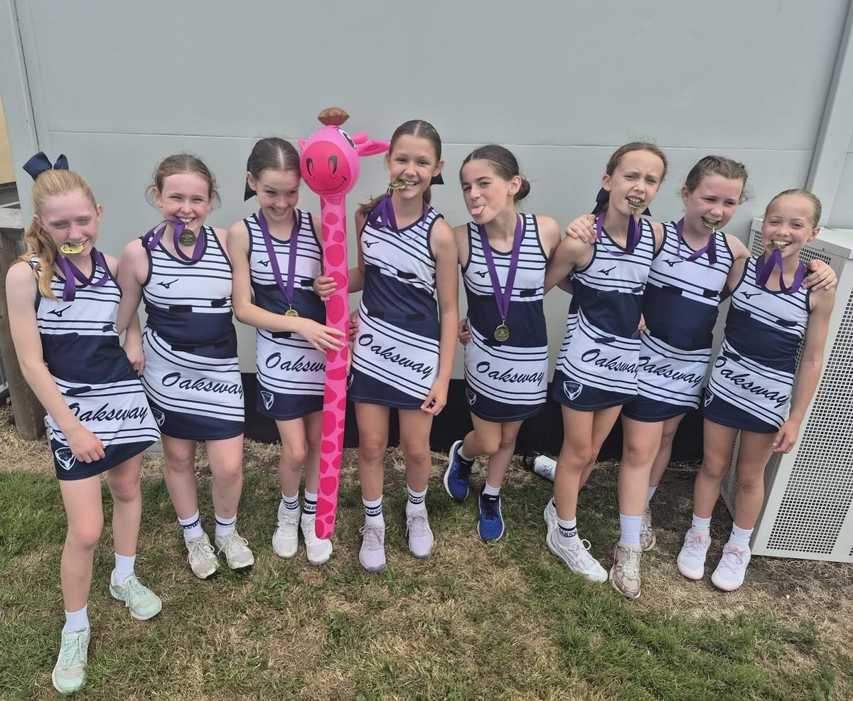 OakswayNetball (@oakswaynetball) on Twitter photo U11 Winners 
Featuring Ms G π¦
πππ
ππ€ U11 Winners 
Featuring Ms G π¦
πππ
ππ€