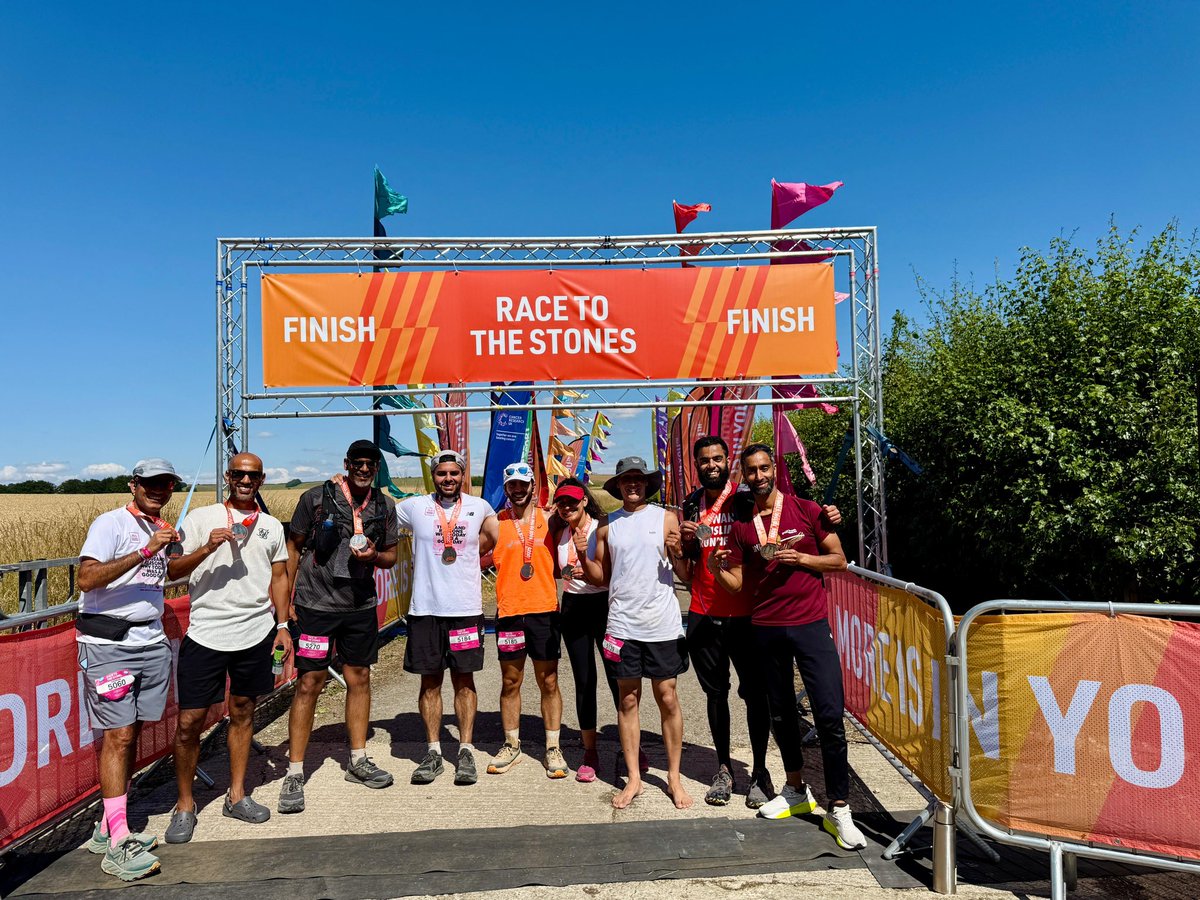 Muslim_Runners's tweet image. A huge congratulations to everyone who completed the Race to the Stones 50K and 100K this weekend especially in that brutal heat 🥵 Incredible resilience and determination on show from start to finish. 

#MuslimRunners #Racetothestones