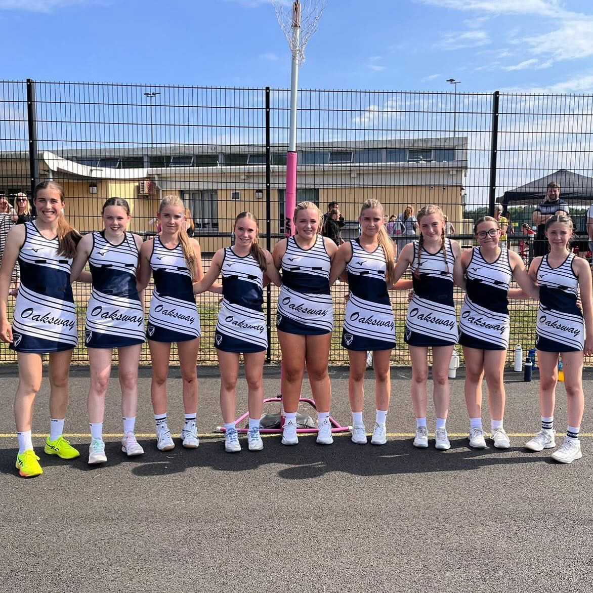 OakswayNetball (@oakswaynetball) on Twitter photo Vixens Tournament πΉ
Oaksway U14 (U16) 3rd place 
ππ€ Vixens Tournament πΉ
Oaksway U14 (U16) 3rd place 
ππ€