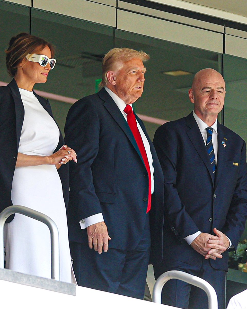 President Donald Trump here at the MetLife stadium 🏟️ to witness Chelsea massacre 😭 

#CHEPSG