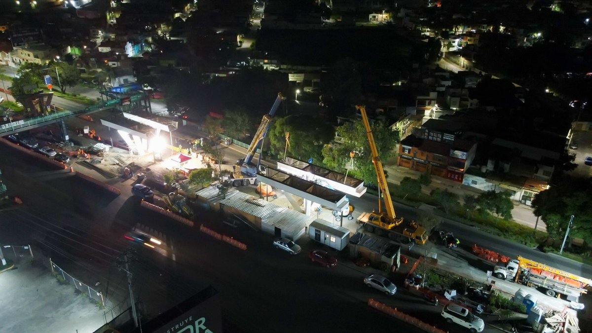 La zona norte de Morelia, en las inmediaciones del Mercado de Abastos, muy pronto contará con un nuevo distribuidor vial: el Paso Eréndira, que viene a dar orden al tránsito vehicular y tendrá un bajopuente con espacios seguros y agradables para el esparcimiento de las familias.