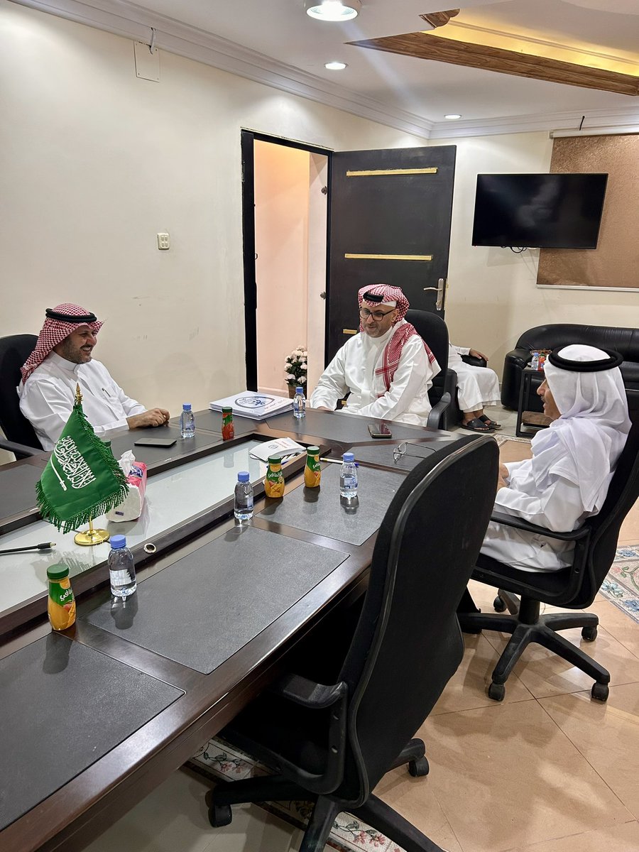 📄|| 

تم بحمد الله استكمال إجراءات استلام وتسليم المهام بين مجلس إدارة #نادي_حائل_لذوي_الإعاقة السابق والمجلس الجديد وذلك بحضور مساعد مدير فرع وزارة الرياضة بمنطقة حائل الأستاذ محمد الدرعان .