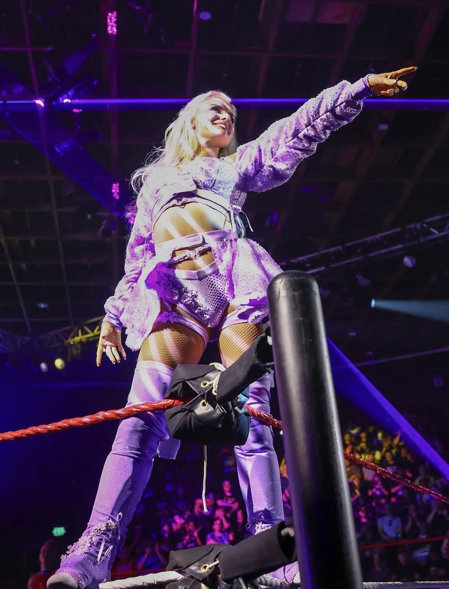 GiveMeGlamour's tweet image. #NXTGAB
—————
Anticipation has grown unbearable for everyone awaiting to see The Glamour in action. The wait is no more.
Blake Monroe is here to give you everything you’ve ever desired from a superstar.