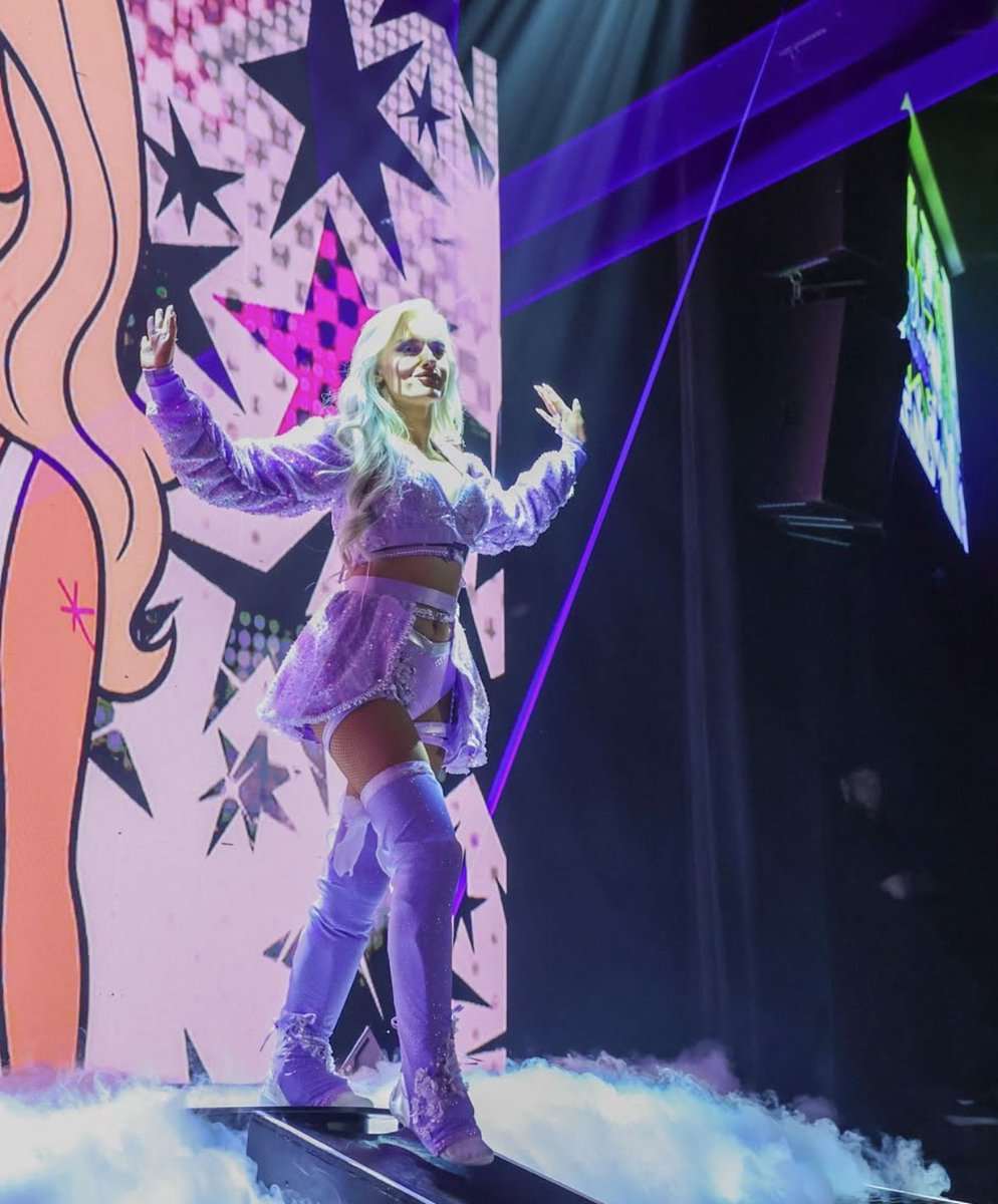 GiveMeGlamour's tweet image. #NXTGAB
—————
Anticipation has grown unbearable for everyone awaiting to see The Glamour in action. The wait is no more.
Blake Monroe is here to give you everything you’ve ever desired from a superstar.