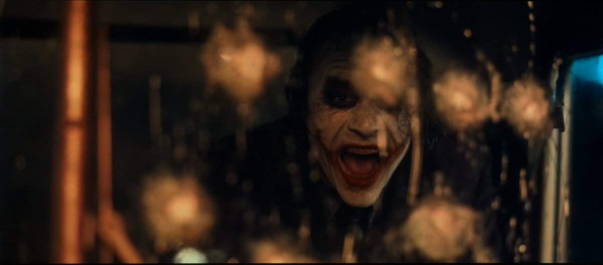 CabanaDrives's tweet image. Dark Knight 35mm HDR screenshots (top)
Dark Knight IMAX screenshots (bottom)