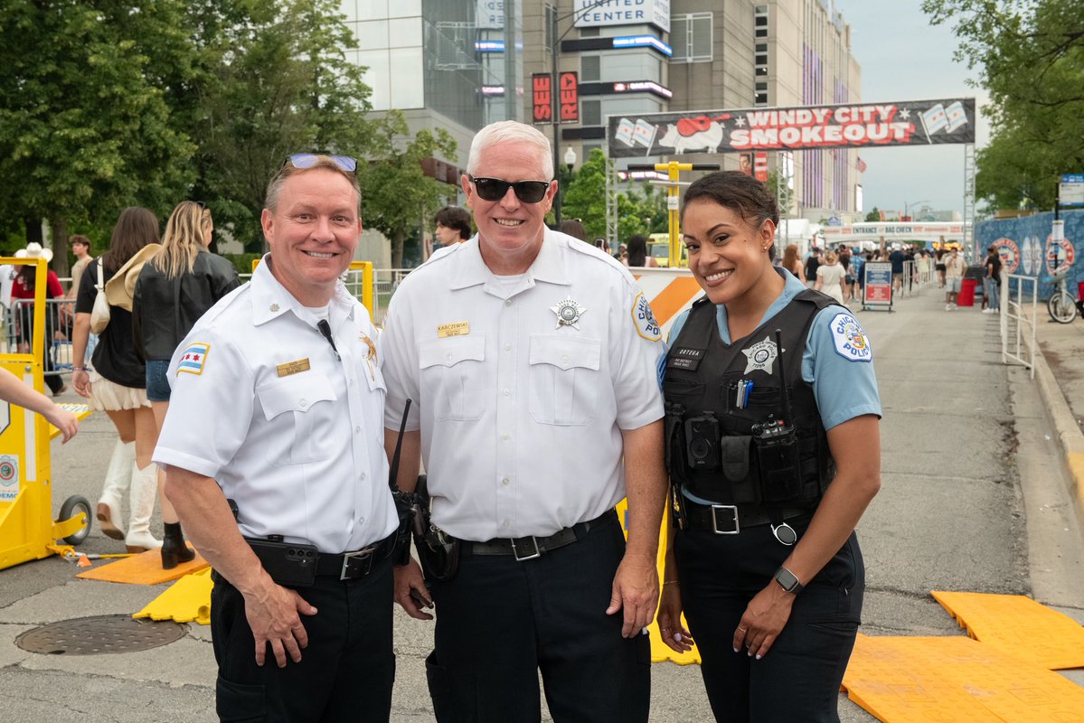 Chicago_Police's tweet image. Our Chicago Police Department officers are on hand this weekend at the Windy City Smokeout to protect all attendees. We ask everyone attending to enjoy the festival safely and responsibly. If you need emergency assistance, notify a nearby officer or call 911.