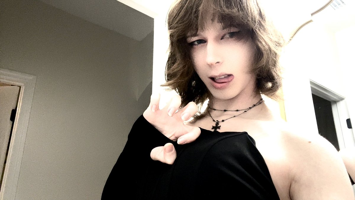 weirdrandomguy5's tweet image. blehhhhh #femboy #crossdresser