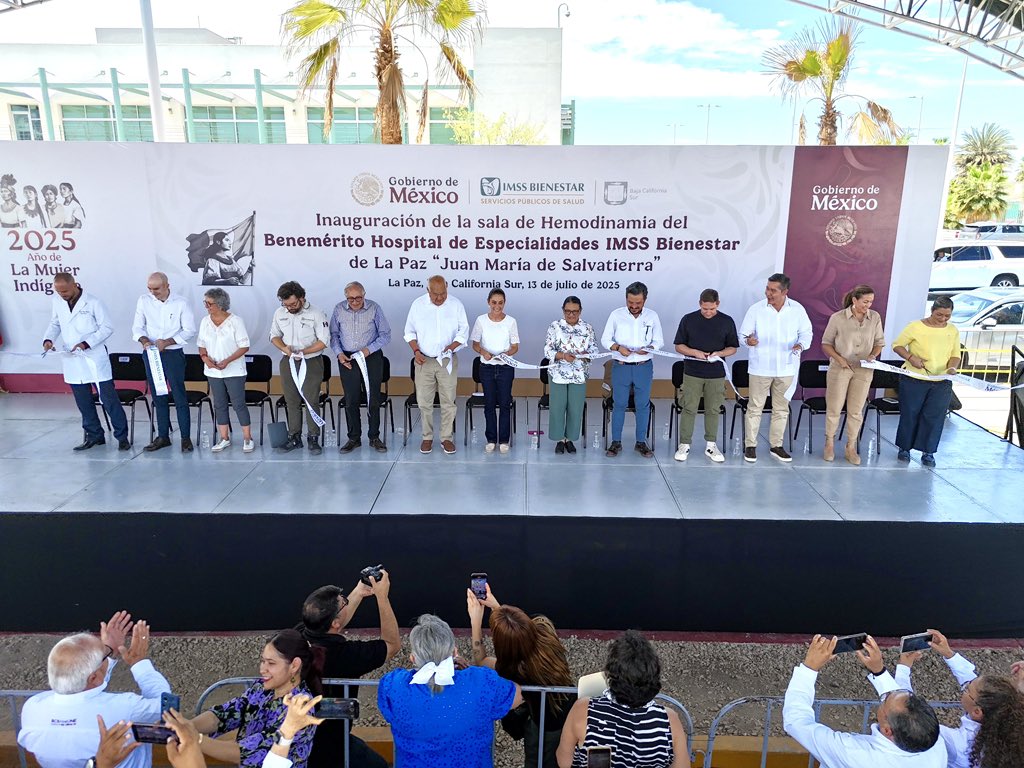 rosaicela_'s tweet photo. En #BajaCaliforniaSur la Presidenta @Claudiashein inauguró la nueva Sala de Hemodinamia en el Hospital de Especialidades del @IMSS_Bienestar, en #LaPaz. El @GobiernoMX sigue fortaleciendo la infraestructura médica. 🏥🫀🇲🇽 @VictorCastroCos @SSalud_mx @AlexSvarch @zoerobledo @EduardoClark @carlosgtorres_ @Birmex @quirogamilena_