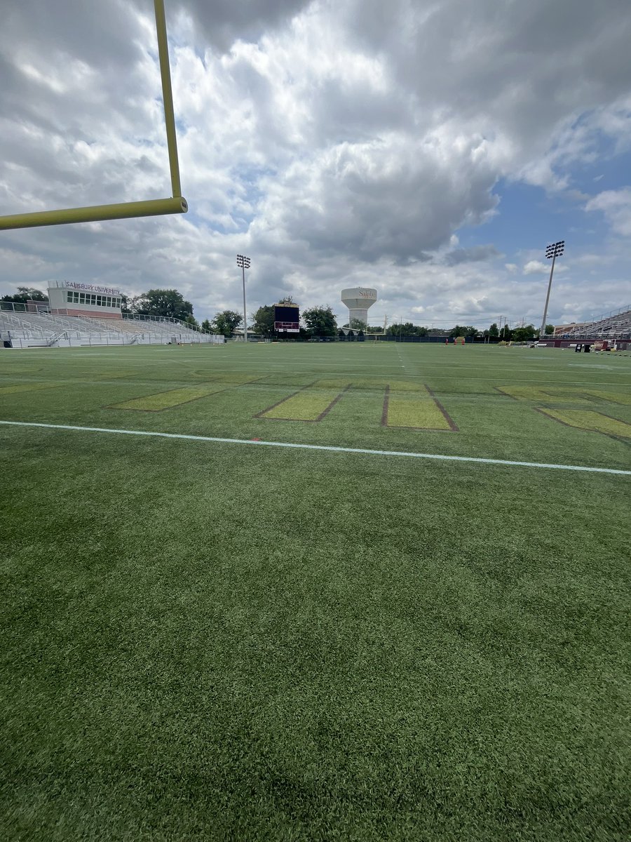 Had an amazing time at <a href="/SeaGullFootball/">Salisbury University Football</a>  camp today Thank you to the coaches who taught me new techniques to help me improve my skills for the upcoming season.@Nchin74 <a href="/RisingSun_FBall/">Rising Sun Football</a>