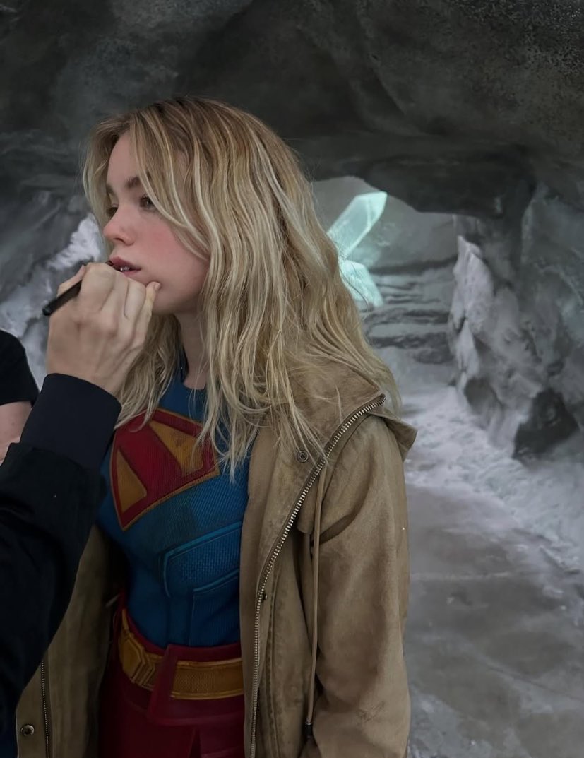 supergirl out of context (@supergirlooc) on Twitter photo 