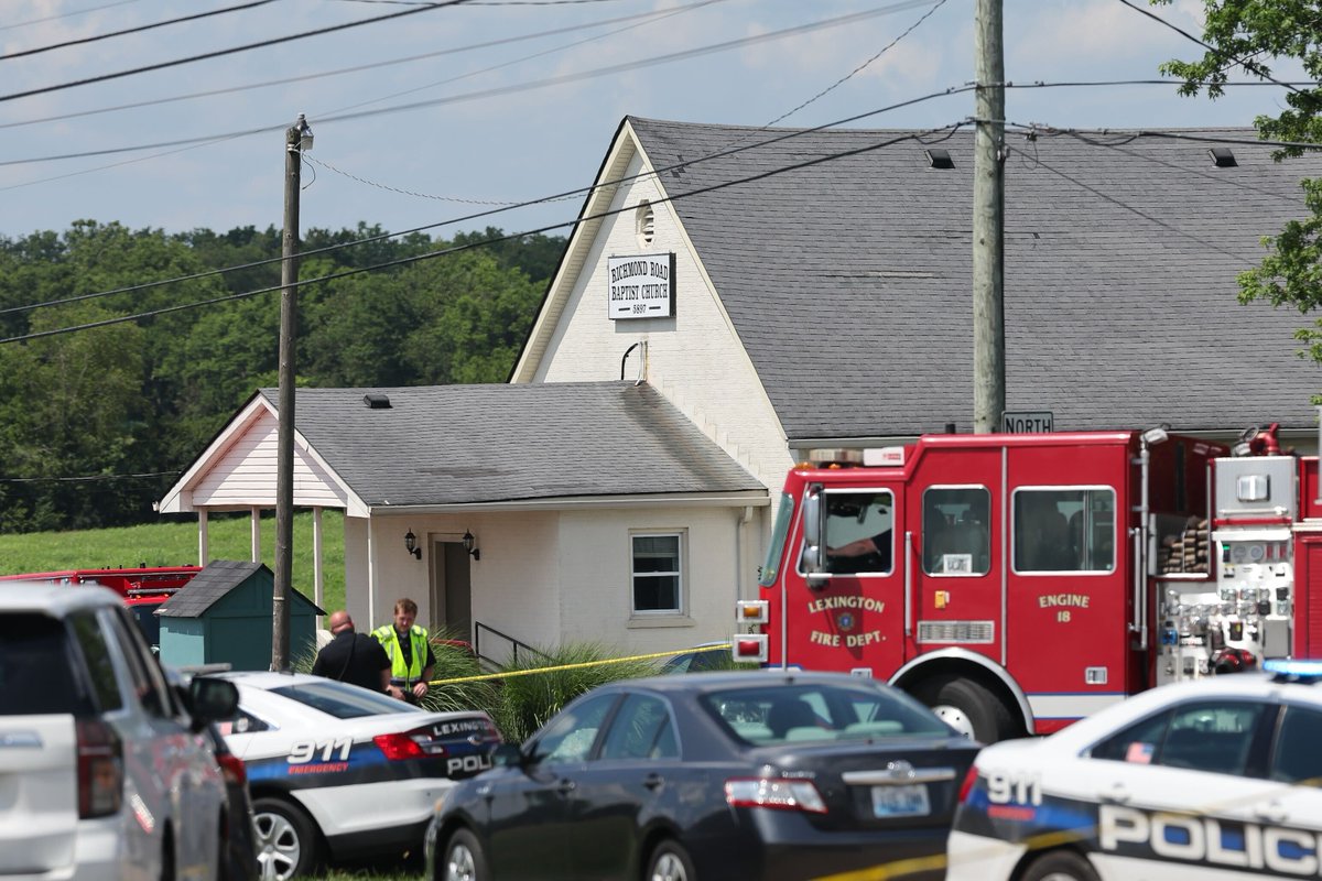 TaylorSixHL's tweet image. Photos from the Richmond Rd. Baptist Church, Old Richmond Rd. and Blue Grass Airport following two shootings Sunday that injured a state trooper and multiple church-goers.
Press conference at 4:30 p.m.
Photos by: @ryanhermens