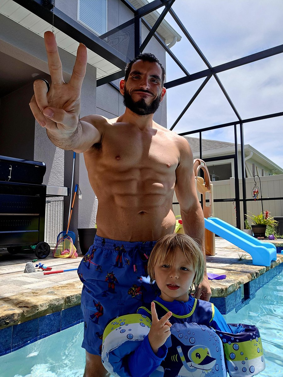 JohnnyGargano's tweet image. Boys weekend capped off by watching Mommy on TV tonight! ✌️