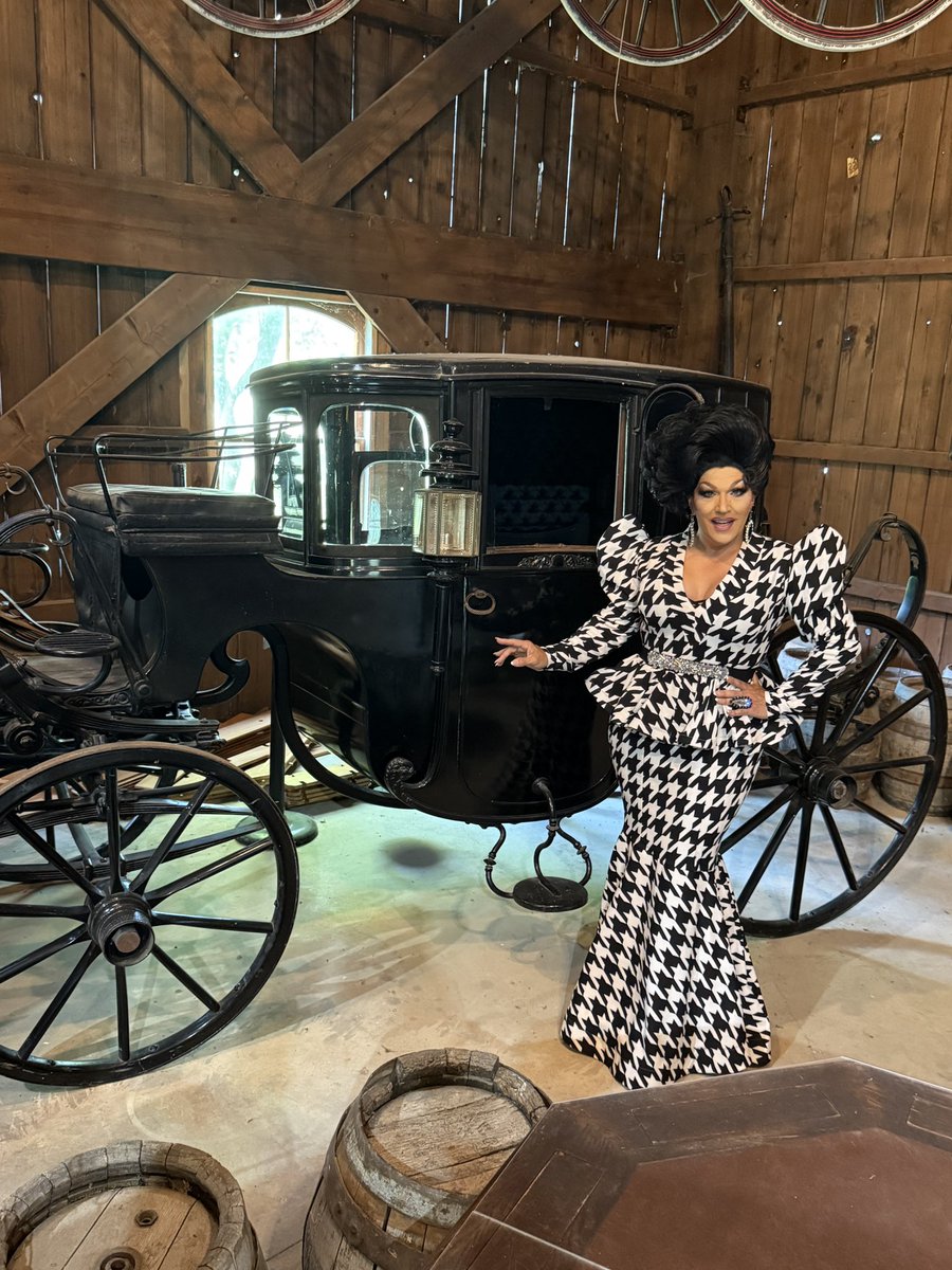 KashaDavis's tweet image. Might be time for a new car.