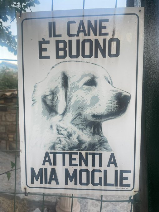 🪧 AVISO PARA INCAUTOS 

Visto en una villa de #Italia 🇮🇹  

Creo que no necesita traductor. 😂