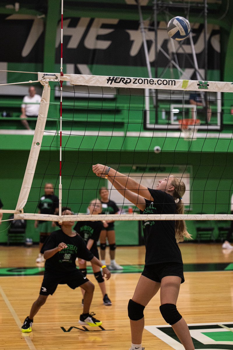 HerdVolleyball's tweet image. Recap of camp this week 🔁
A great time learning and polishing up skills!
Up next:
- Serve and Pass Clinic starting tomorrow!
- Hitter & Setter Clinic 7/15
- Elite Camp 7/19-20
-Team Camp 7/25-26
Sign Up Here 🔗: bit.ly/3GnHlvK
