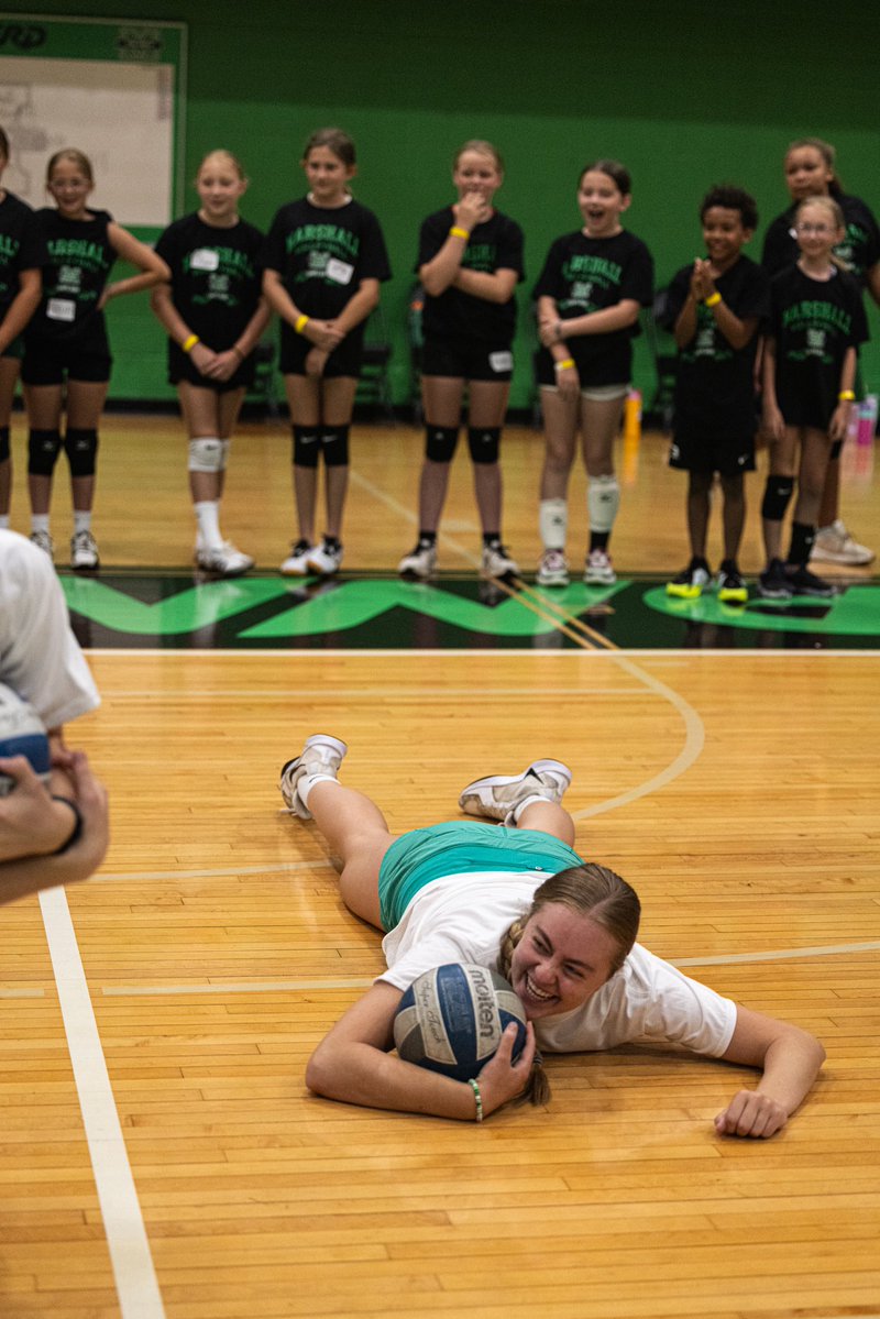 HerdVolleyball's tweet image. Recap of camp this week 🔁
A great time learning and polishing up skills!
Up next:
- Serve and Pass Clinic starting tomorrow!
- Hitter & Setter Clinic 7/15
- Elite Camp 7/19-20
-Team Camp 7/25-26
Sign Up Here 🔗: bit.ly/3GnHlvK