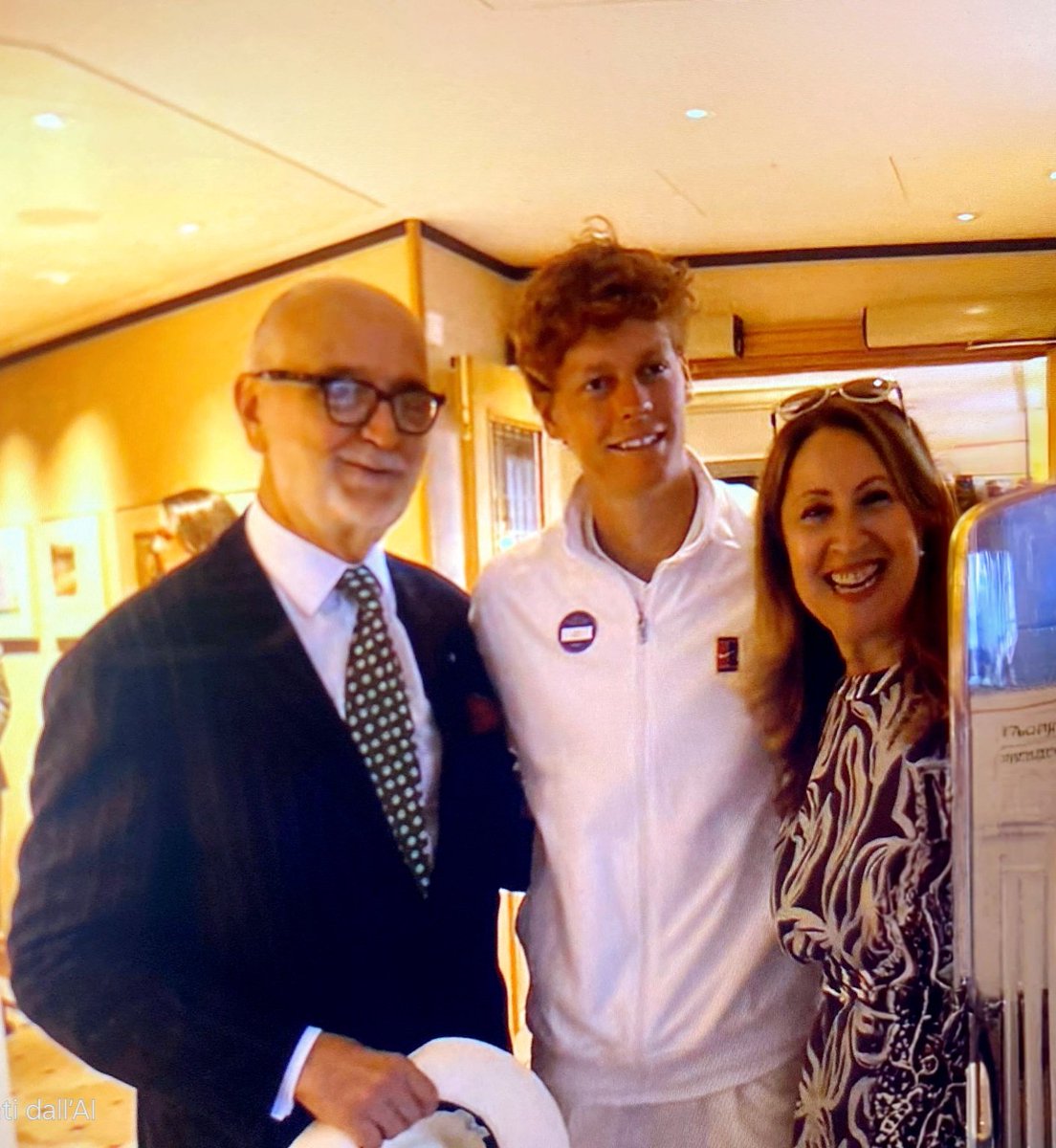 Amb <a href="/InigoLND/">InigoLambertini</a> after the match: "Fantastic, Sinner!! It's an honor to represent Italy 🇮🇹 today, as an Italian wins <a href="/Wimbledon/">Wimbledon</a> for the first time."

#Wimbledon