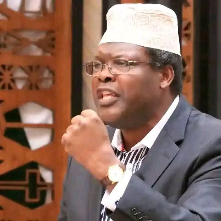 HAMMAMBOLEO's tweet photo. MIGUNA MIGUNA-"had i power, i could have jailed President Ruto at kamiti Maxmum prison, that man has killed so many Genzs .Unfortunately i have no such mandate &amp; the Kenyans do preffers mediocrity every now &amp; then, they dont learn" . #migunamiguna @MigunaMiguna https://t.co/Alaa65TaZ2