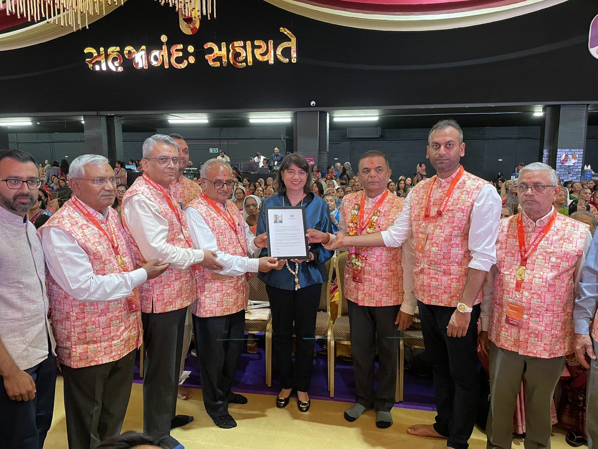 SeemaMalhotra1's tweet image. Thank you to the Trustees for the invitation to join and share our very best wishes on the special occasion of Shree Swaminarayan Temple’s 50th Anniversary.
It was an honour to be with you today, and to also see how celebrations have been underpinned by the efforts of over a…
