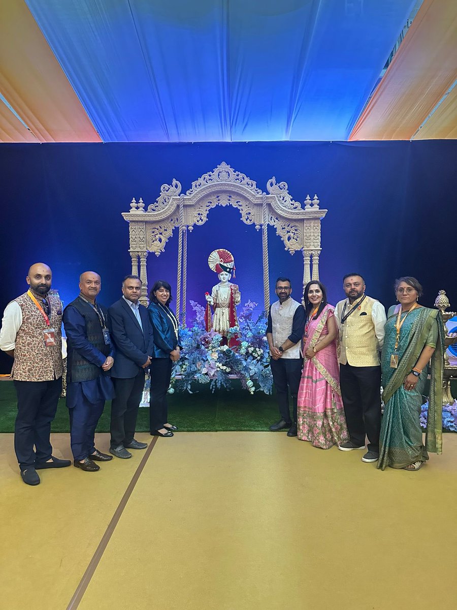 SeemaMalhotra1's tweet image. Thank you to the Trustees for the invitation to join and share our very best wishes on the special occasion of Shree Swaminarayan Temple’s 50th Anniversary.
It was an honour to be with you today, and to also see how celebrations have been underpinned by the efforts of over a…