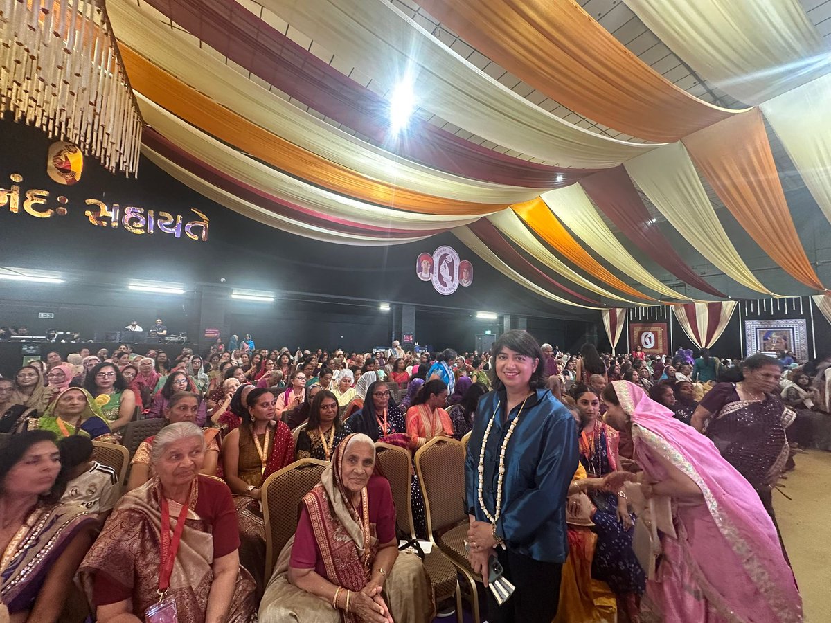 SeemaMalhotra1's tweet image. Thank you to the Trustees for the invitation to join and share our very best wishes on the special occasion of Shree Swaminarayan Temple’s 50th Anniversary.
It was an honour to be with you today, and to also see how celebrations have been underpinned by the efforts of over a…